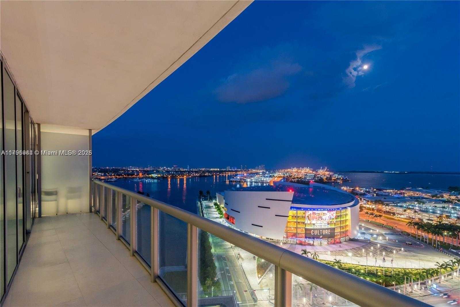 Small Image of 888 BISCAYNE BLVD #2103, Miami Number 4