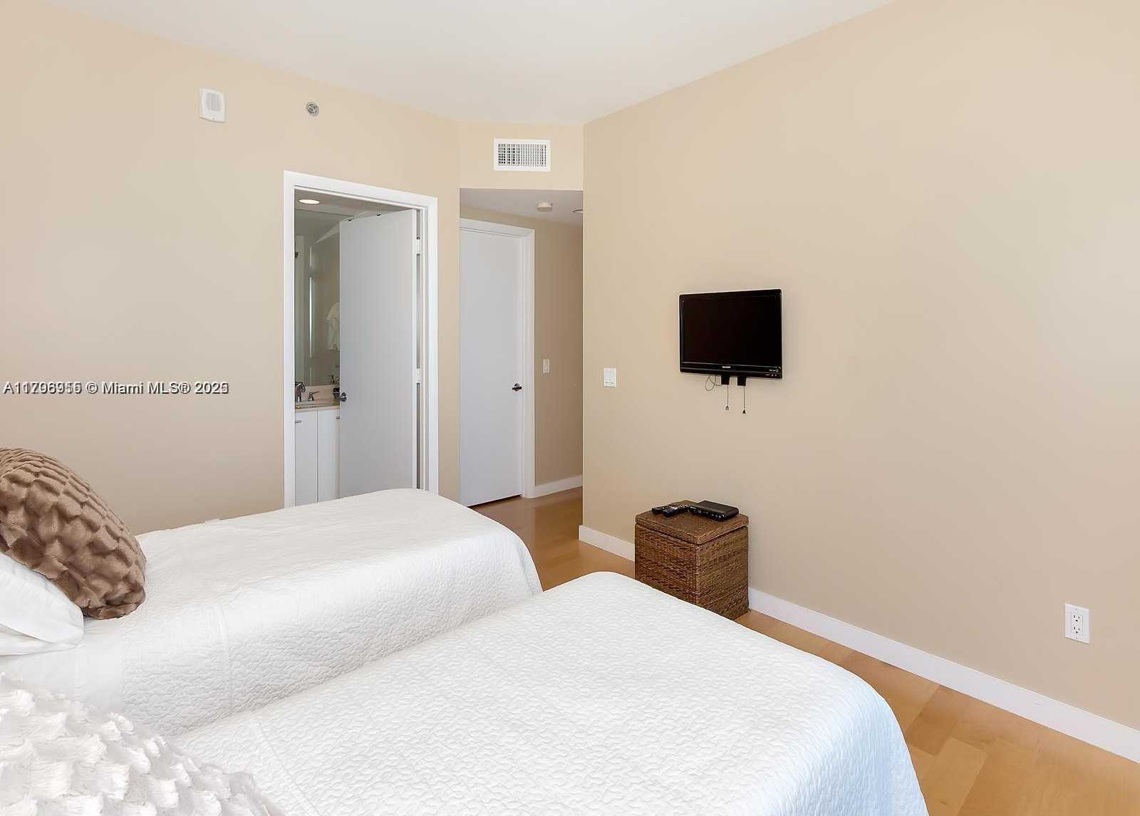 Small Image of 2711 SOUTH OCEAN DR #1206, Hollywood Number 22