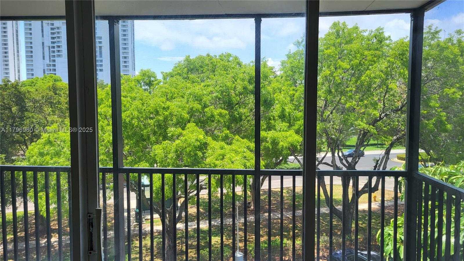 Small Image of 3401 NORTH COUNTRY CLUB DR #410, Aventura Number 10