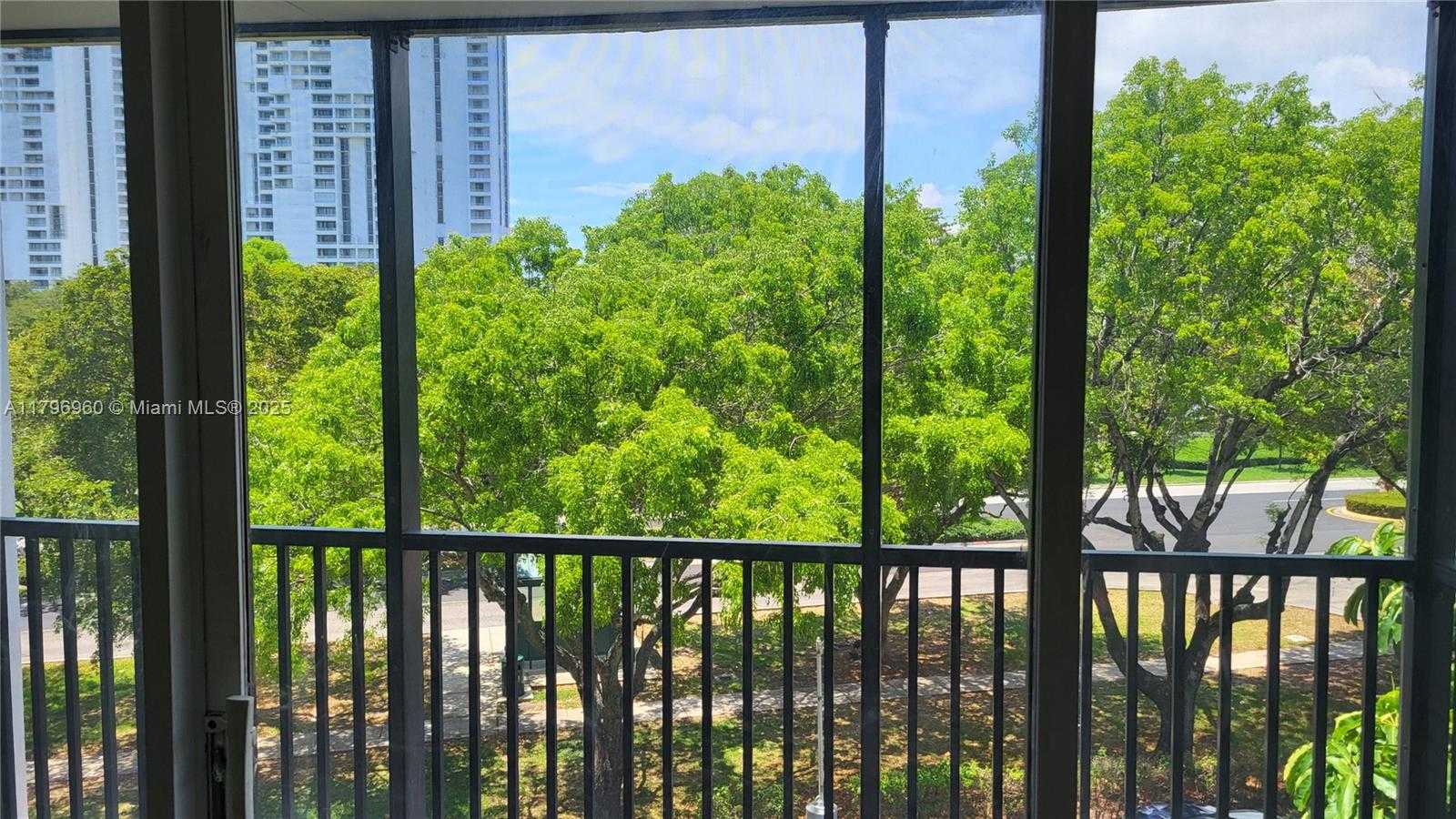 Small Image of 3401 NORTH COUNTRY CLUB DR #410, Aventura Number 11