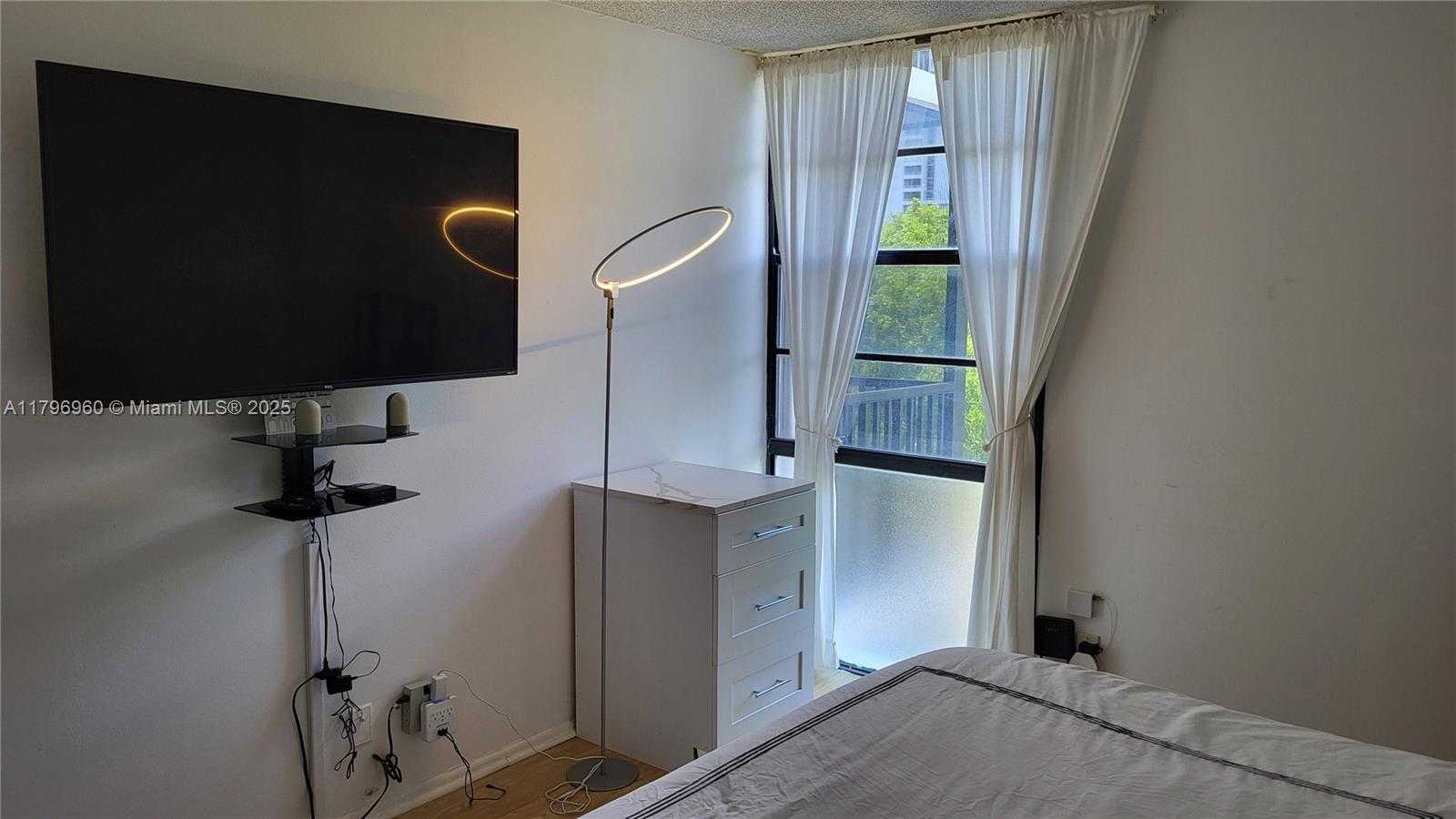 Small Image of 3401 NORTH COUNTRY CLUB DR #410, Aventura Number 14