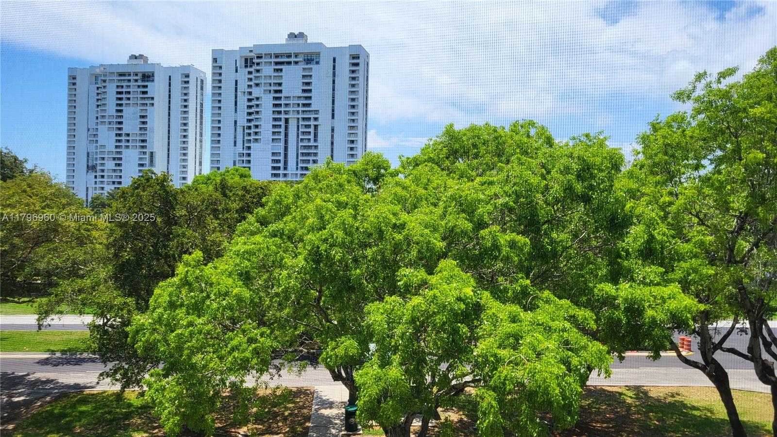 Small Image of 3401 NORTH COUNTRY CLUB DR #410, Aventura Number 15