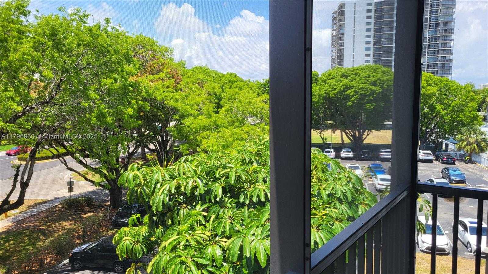 Small Image of 3401 NORTH COUNTRY CLUB DR #410, Aventura Number 17