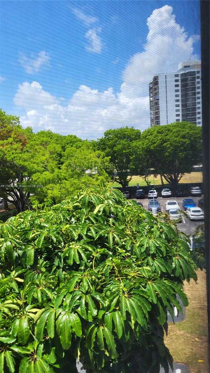 Small Image of 3401 NORTH COUNTRY CLUB DR #410, Aventura Number 18