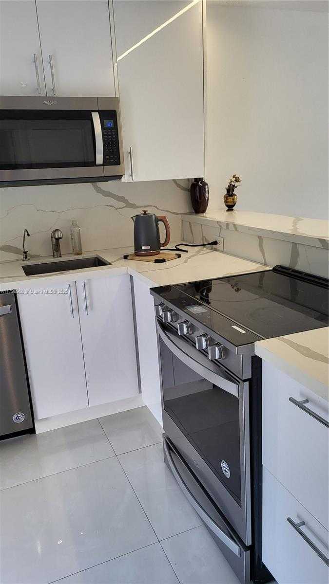 Small Image of 3401 NORTH COUNTRY CLUB DR #410, Aventura Number 26