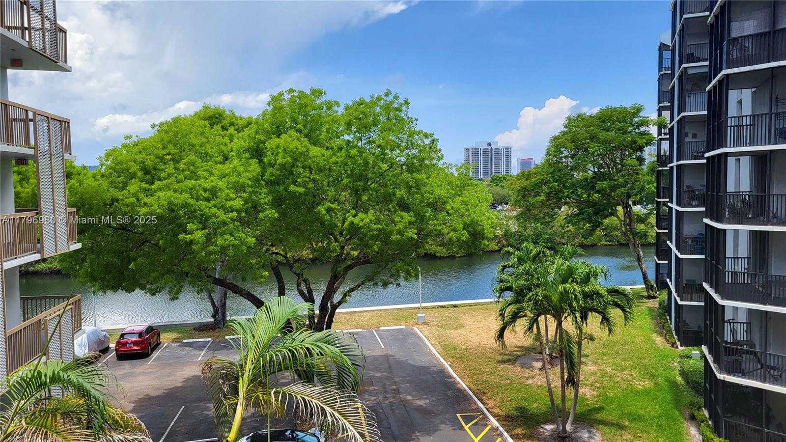 Small Image of 3401 NORTH COUNTRY CLUB DR #410, Aventura Number 3