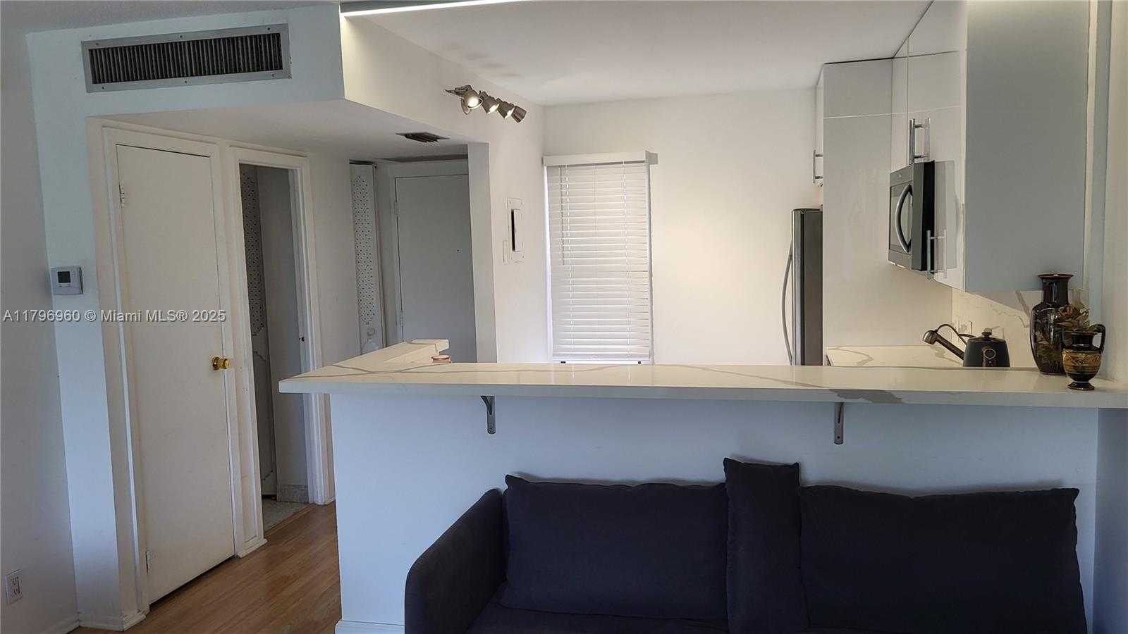 Small Image of 3401 NORTH COUNTRY CLUB DR #410, Aventura Number 31