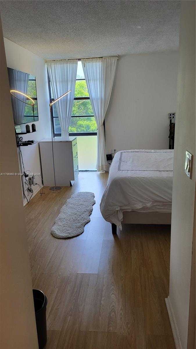 Small Image of 3401 NORTH COUNTRY CLUB DR #410, Aventura Number 35