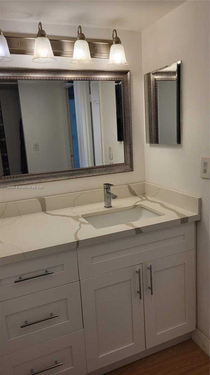 Small Image of 3401 NORTH COUNTRY CLUB DR #410, Aventura Number 38