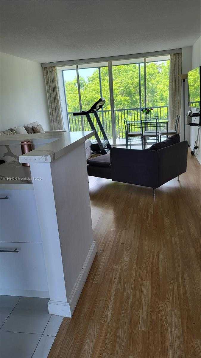 Small Image of 3401 NORTH COUNTRY CLUB DR #410, Aventura Number 6