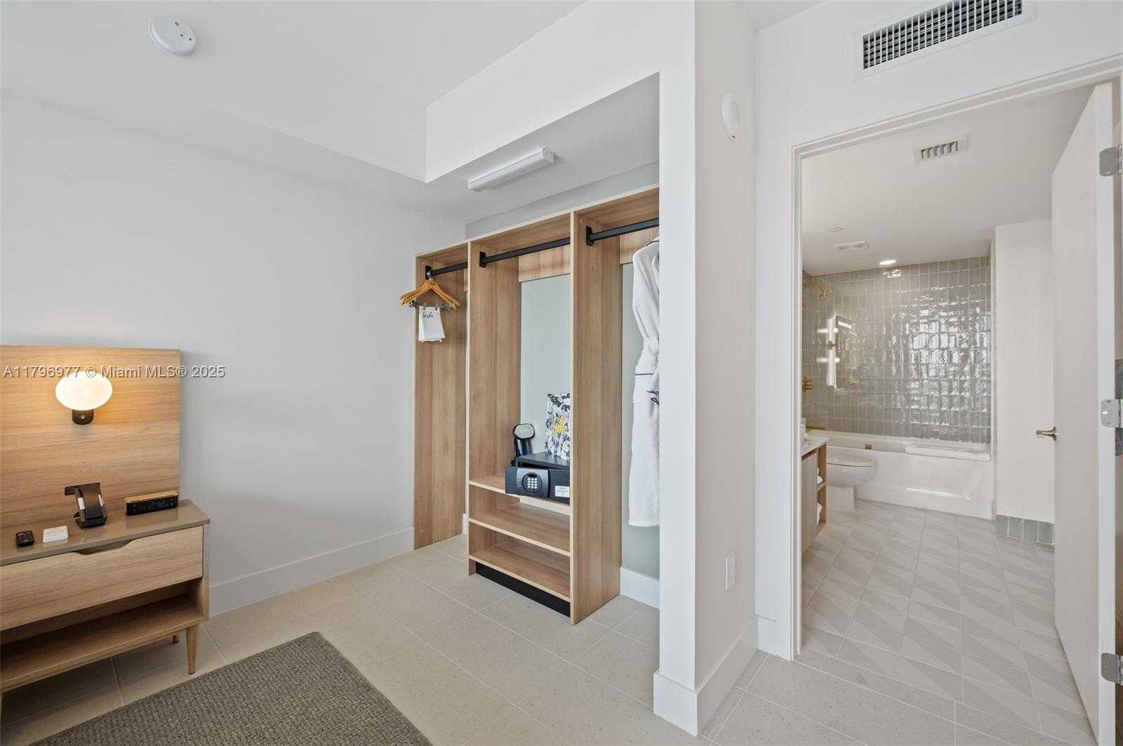 Small Image of 159 NORTH EAST 6TH ST #3504, Miami Number 23