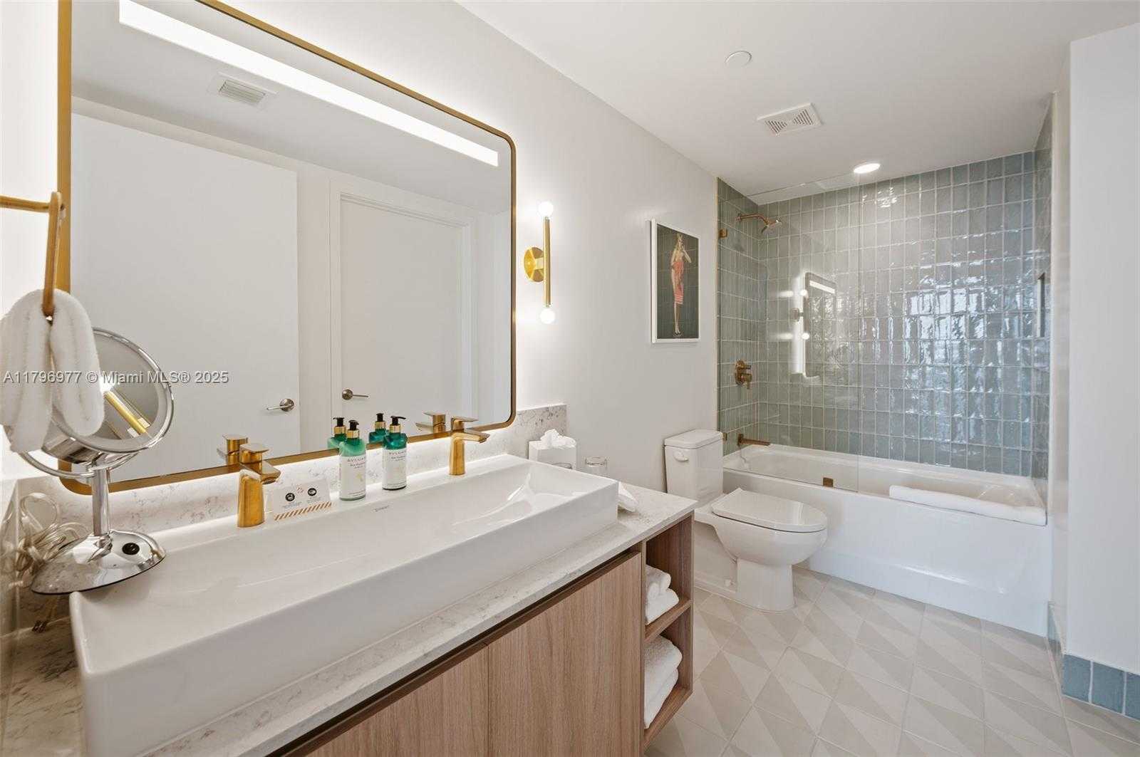 Small Image of 159 NORTH EAST 6TH ST #3504, Miami Number 24