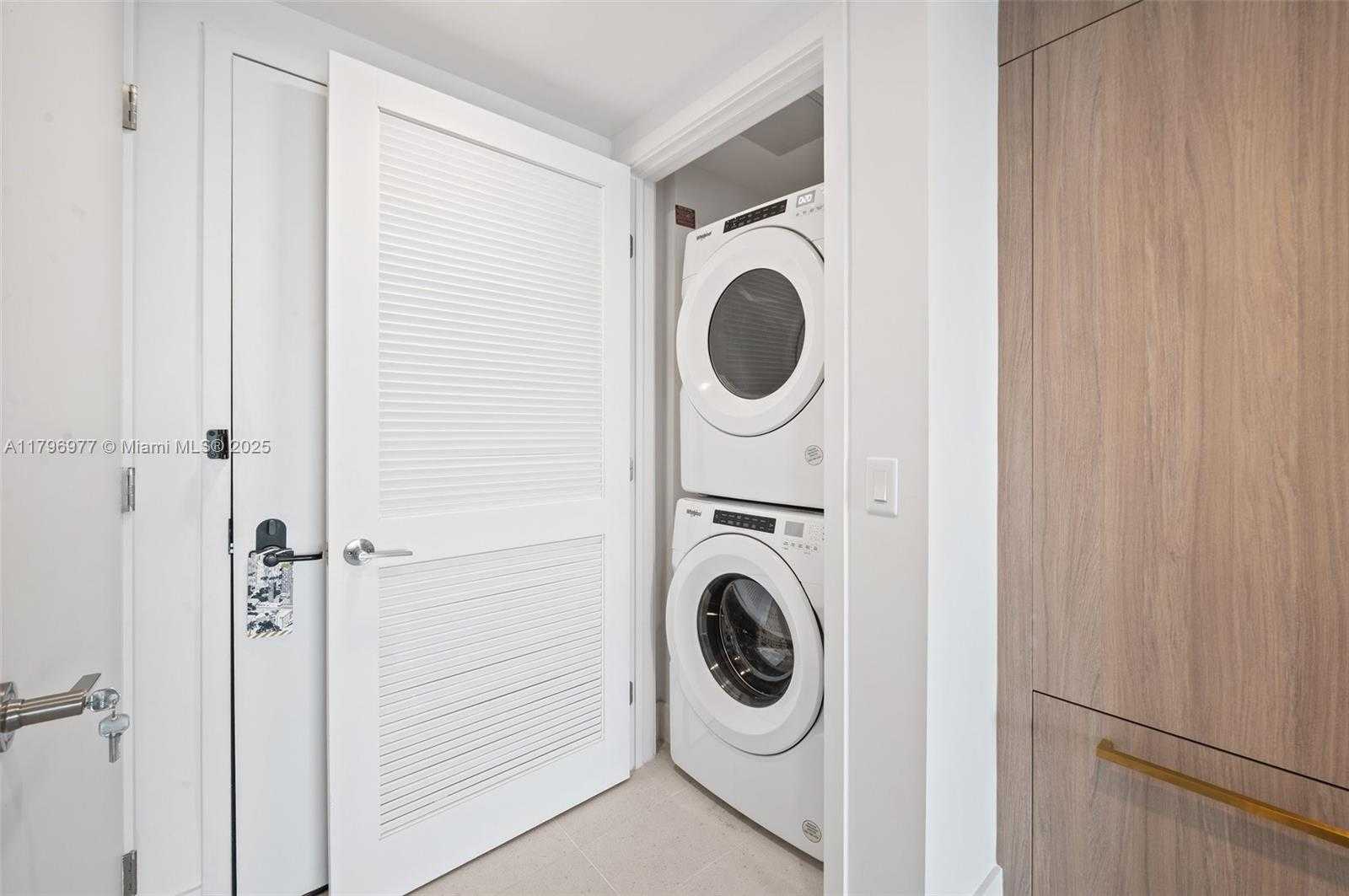 Small Image of 159 NORTH EAST 6TH ST #3504, Miami Number 27