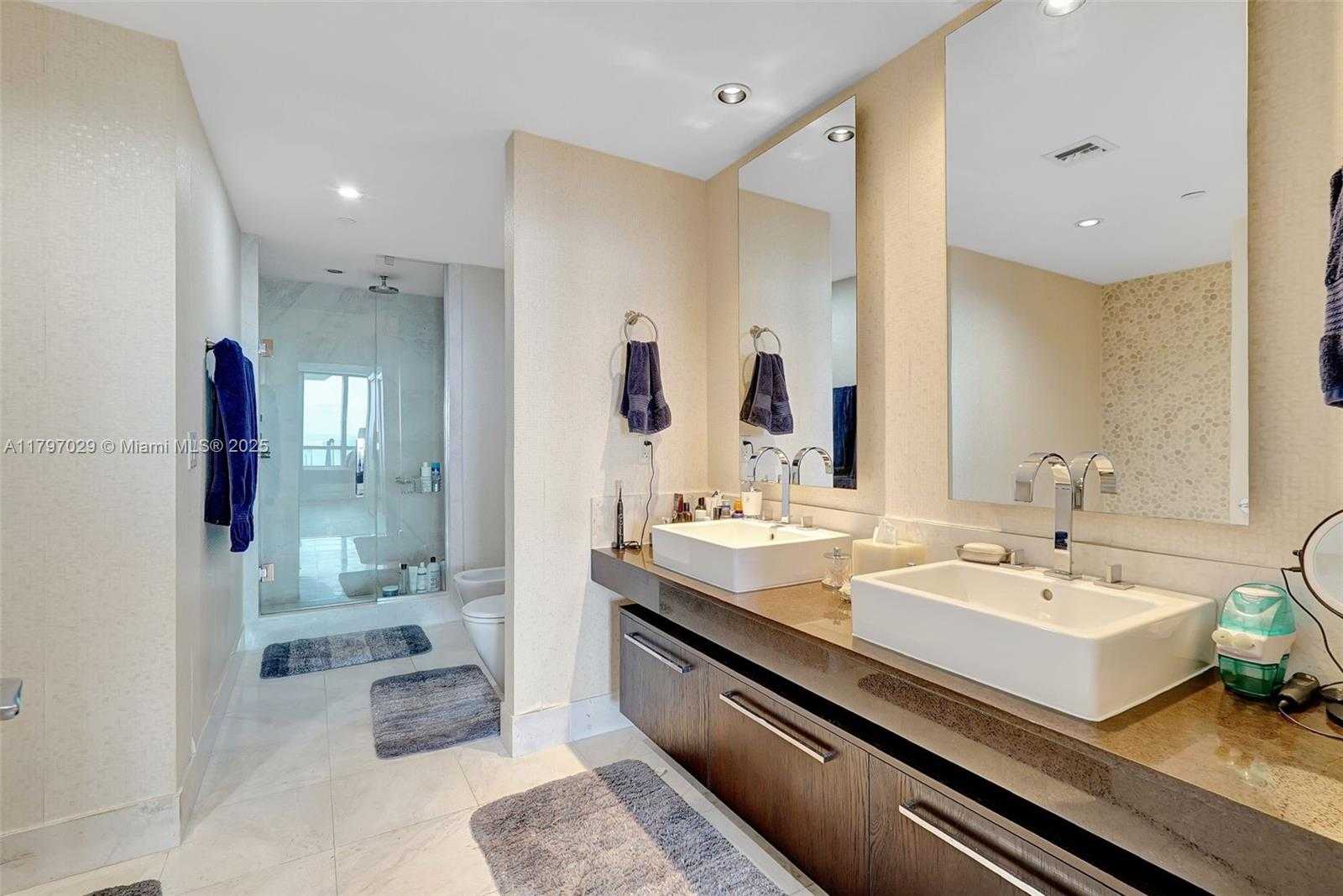 Small Image of 17121 COLLINS AVE #2307, Sunny Isles Beach Number 11