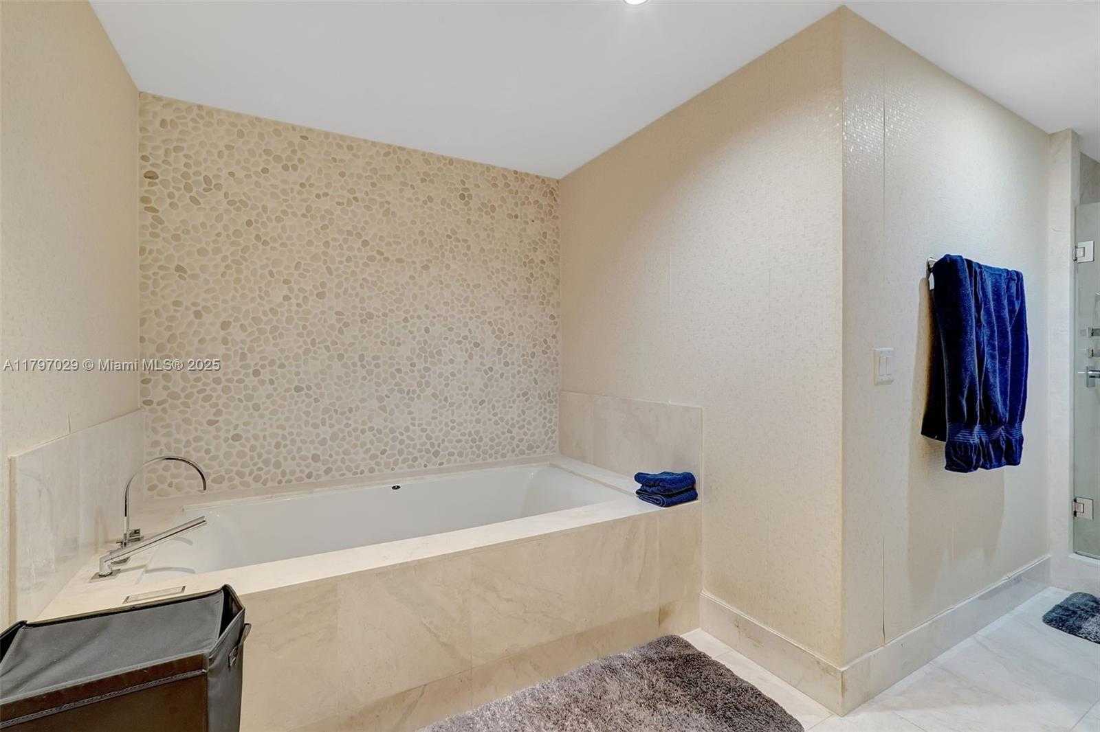 Small Image of 17121 COLLINS AVE #2307, Sunny Isles Beach Number 12