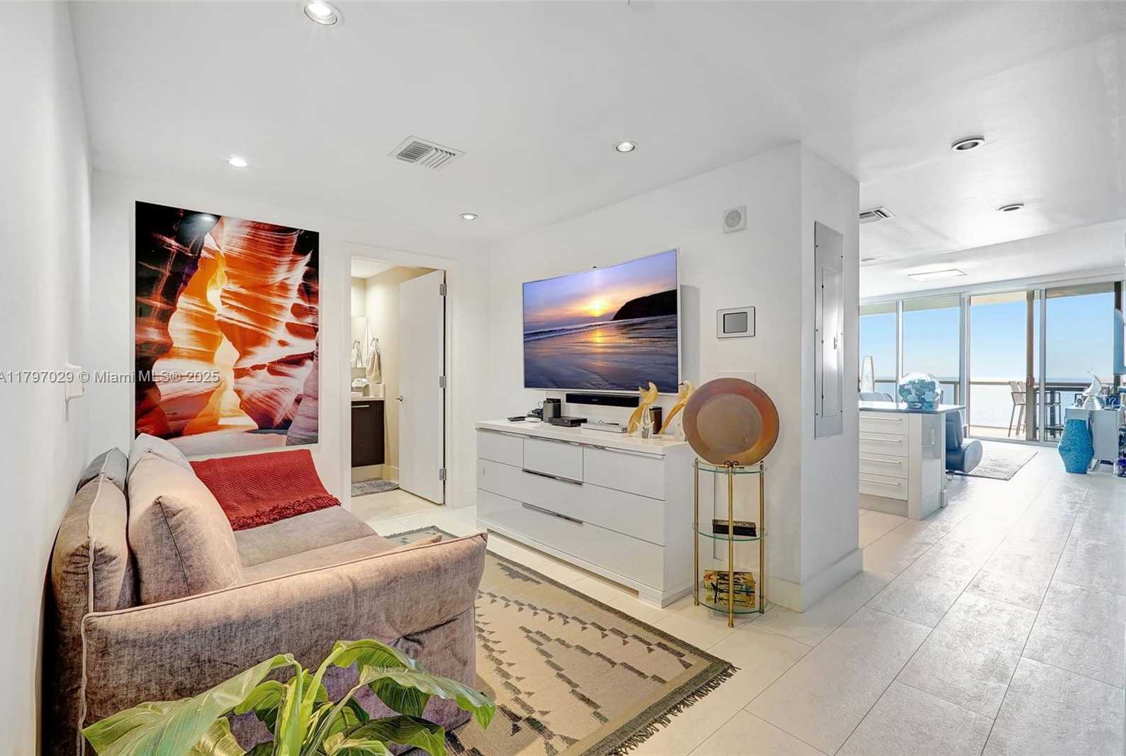 Small Image of 17121 COLLINS AVE #2307, Sunny Isles Beach Number 13
