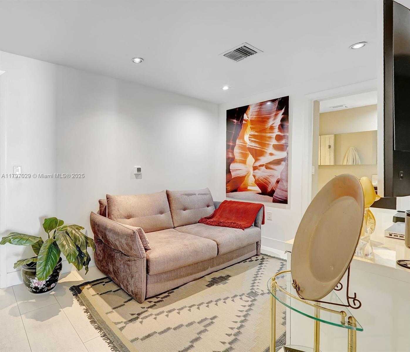 Small Image of 17121 COLLINS AVE #2307, Sunny Isles Beach Number 14
