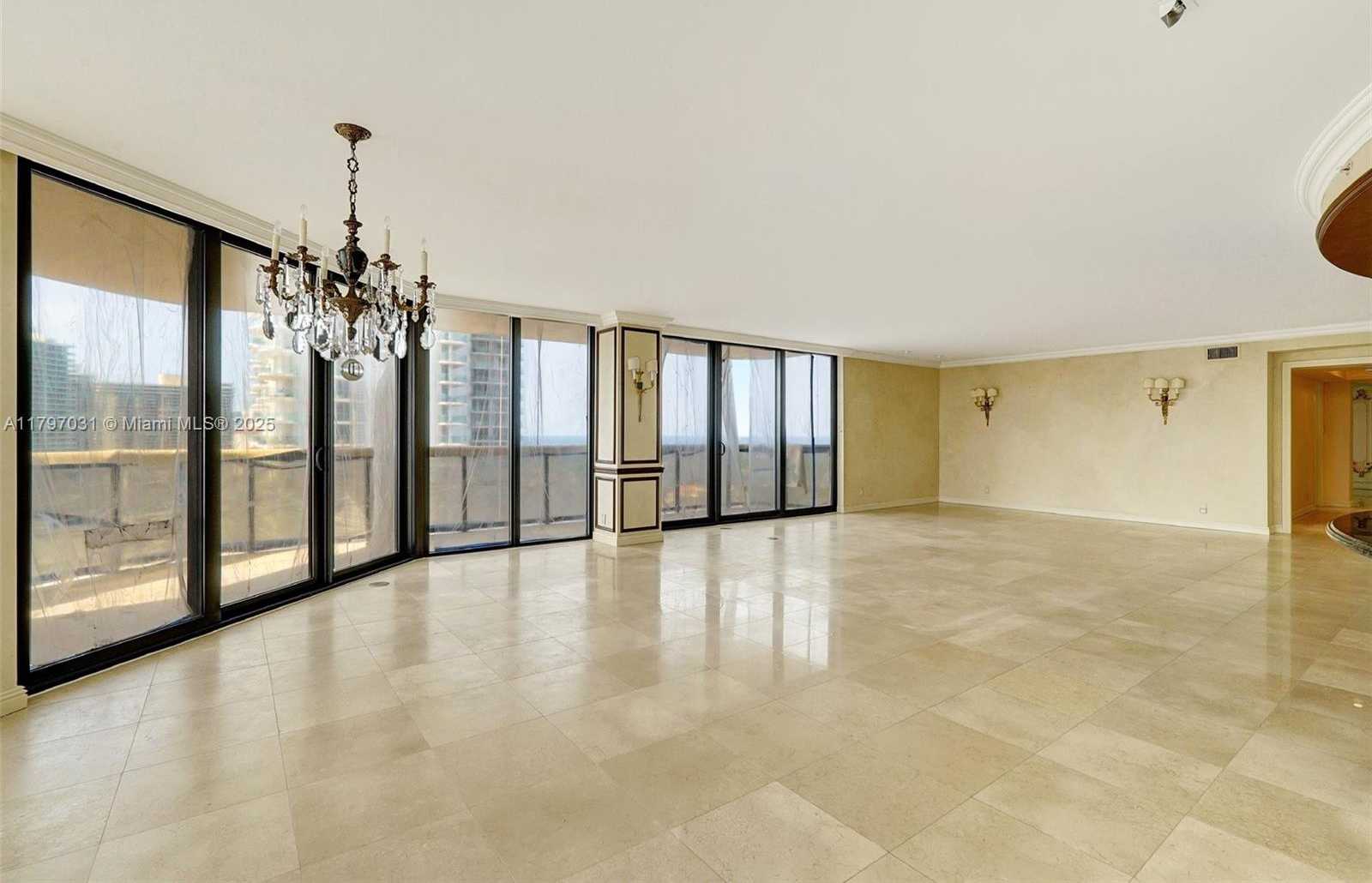 Small Image of 19667 TURNBERRY WAY #16GR, Aventura Number 15