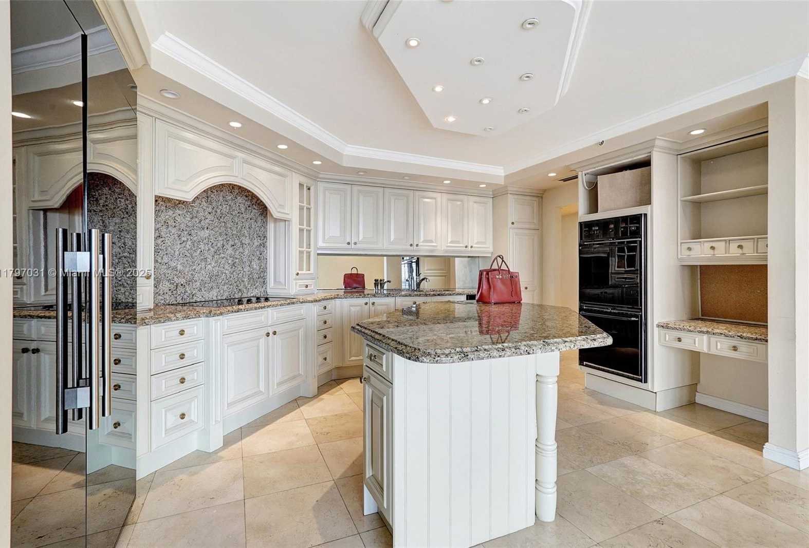 Small Image of 19667 TURNBERRY WAY #16GR, Aventura Number 22