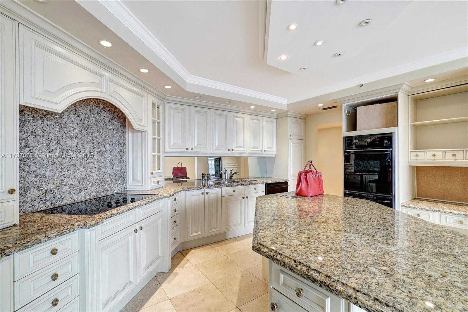 Small Image of 19667 TURNBERRY WAY #16GR, Aventura Number 23