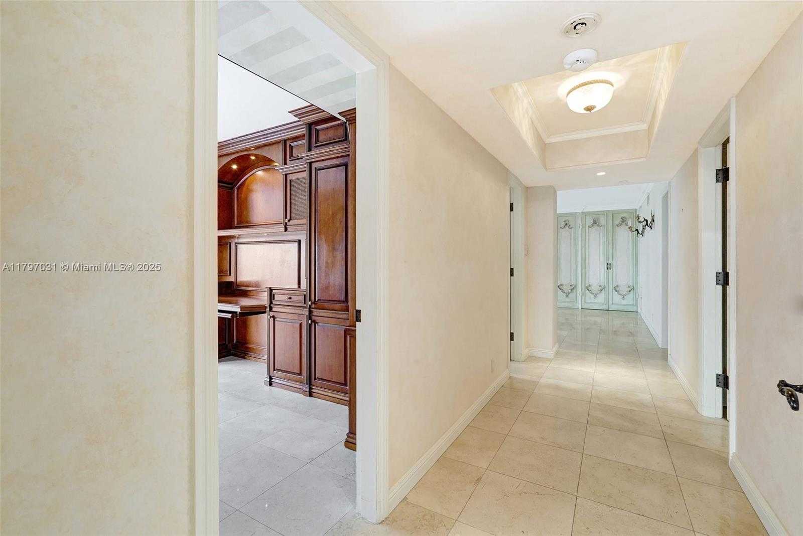 Small Image of 19667 TURNBERRY WAY #16GR, Aventura Number 31
