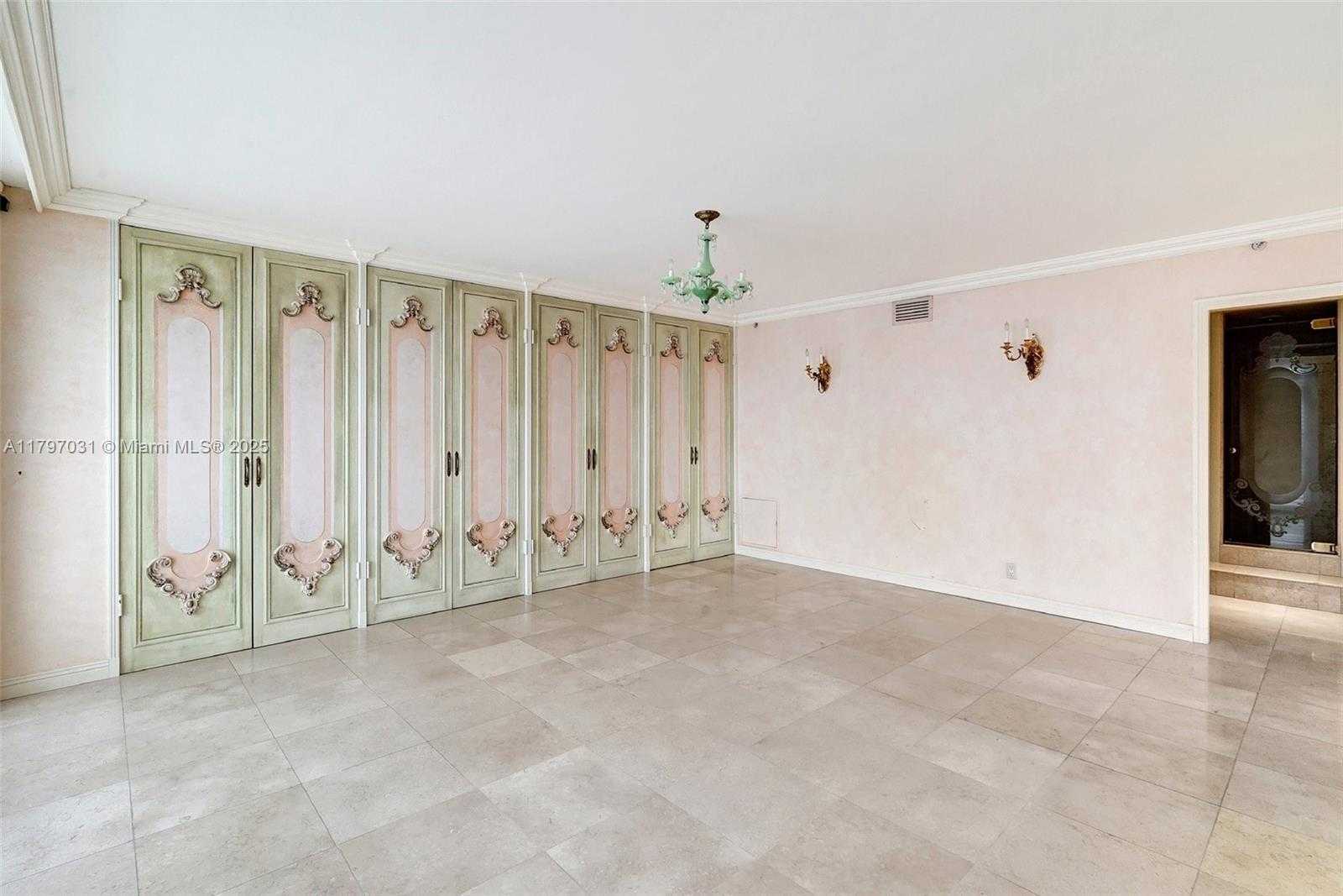 Small Image of 19667 TURNBERRY WAY #16GR, Aventura Number 34