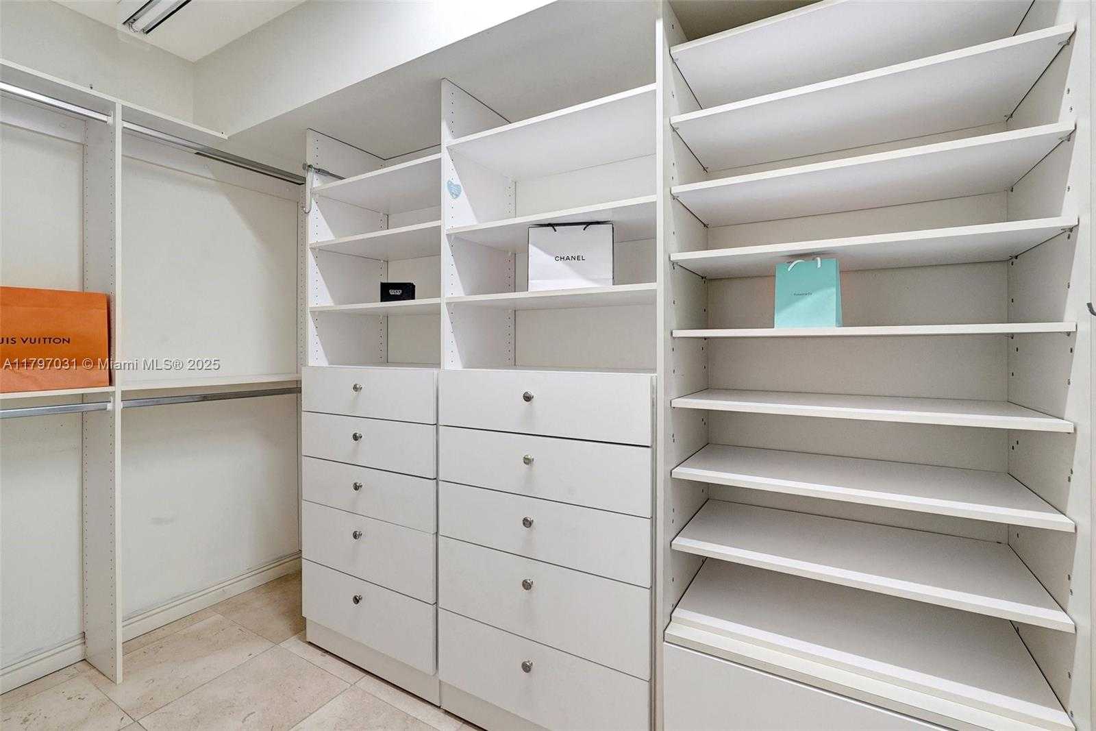 Small Image of 19667 TURNBERRY WAY #16GR, Aventura Number 38