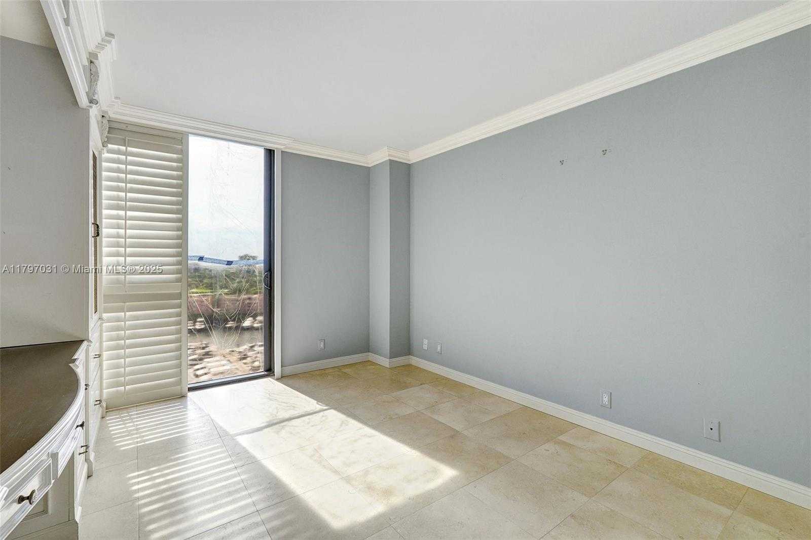 Small Image of 19667 TURNBERRY WAY #16GR, Aventura Number 59