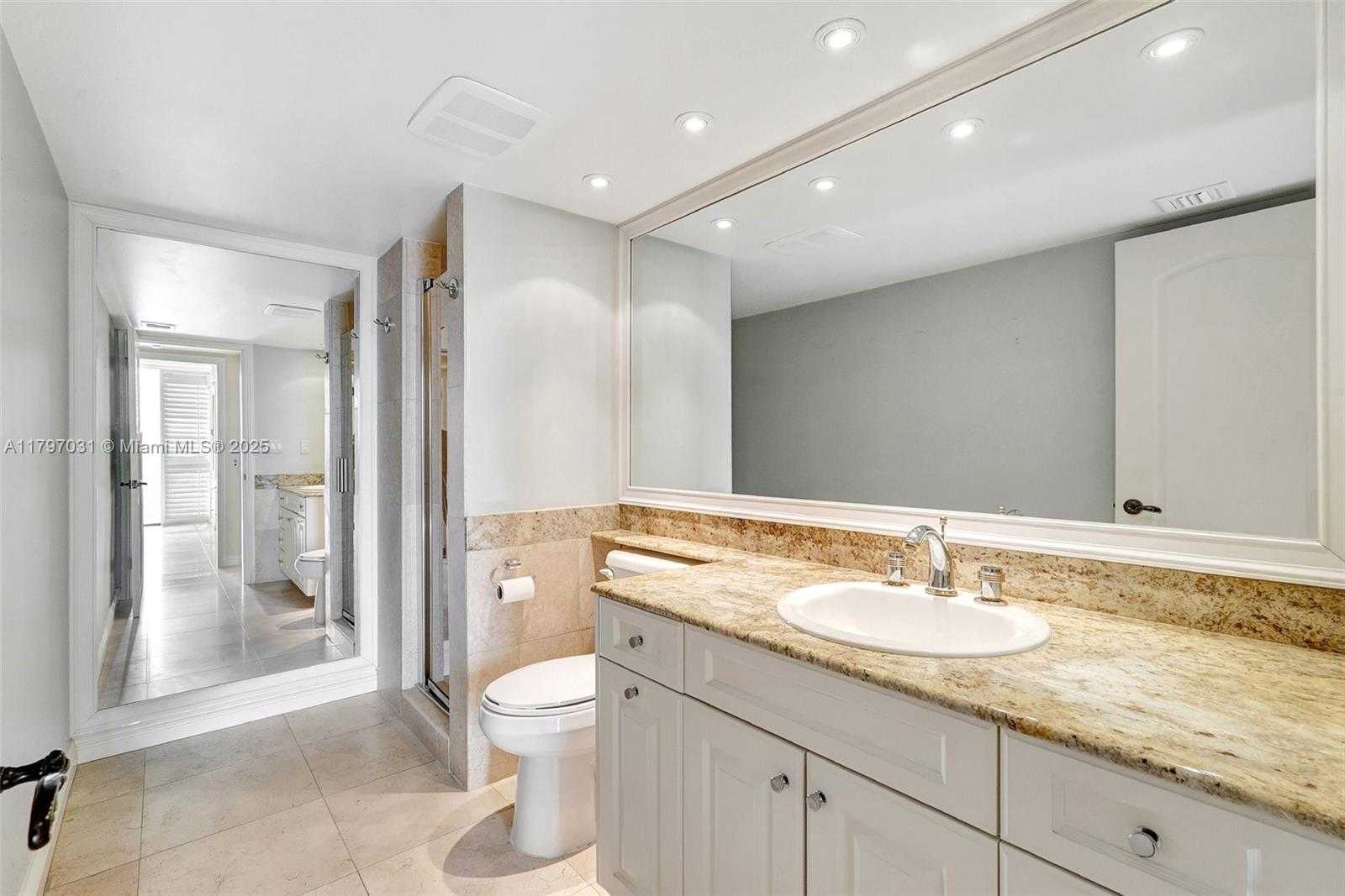 Small Image of 19667 TURNBERRY WAY #16GR, Aventura Number 64