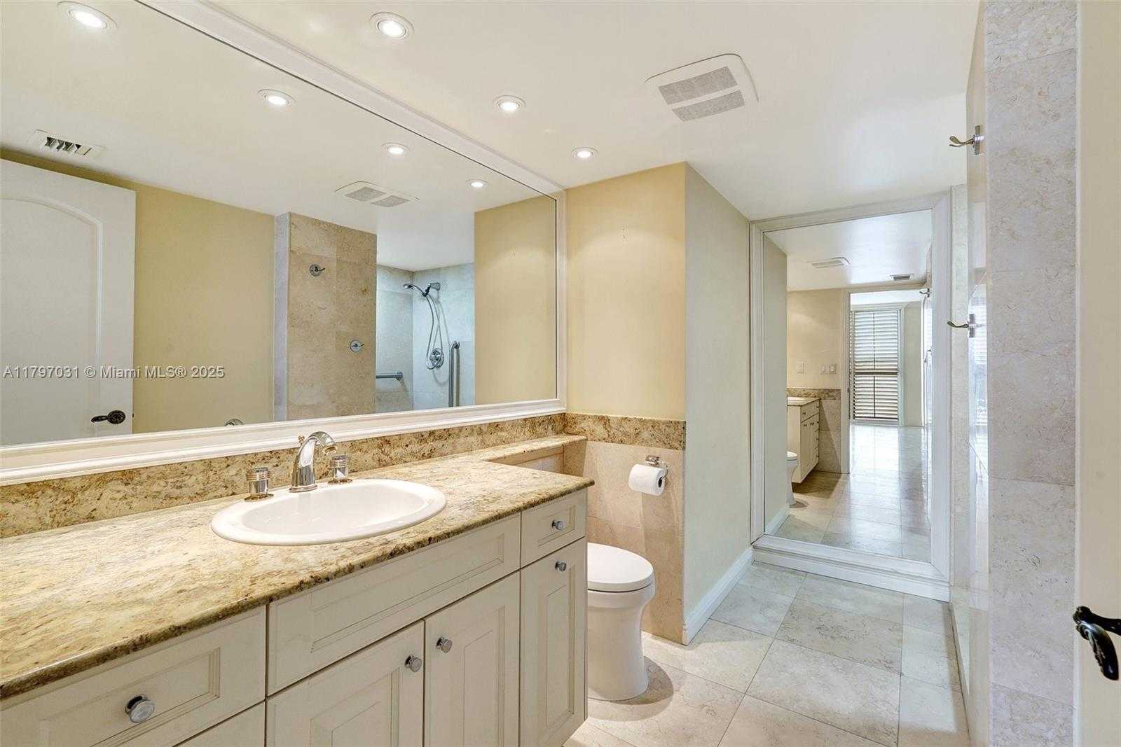 Small Image of 19667 TURNBERRY WAY #16GR, Aventura Number 65