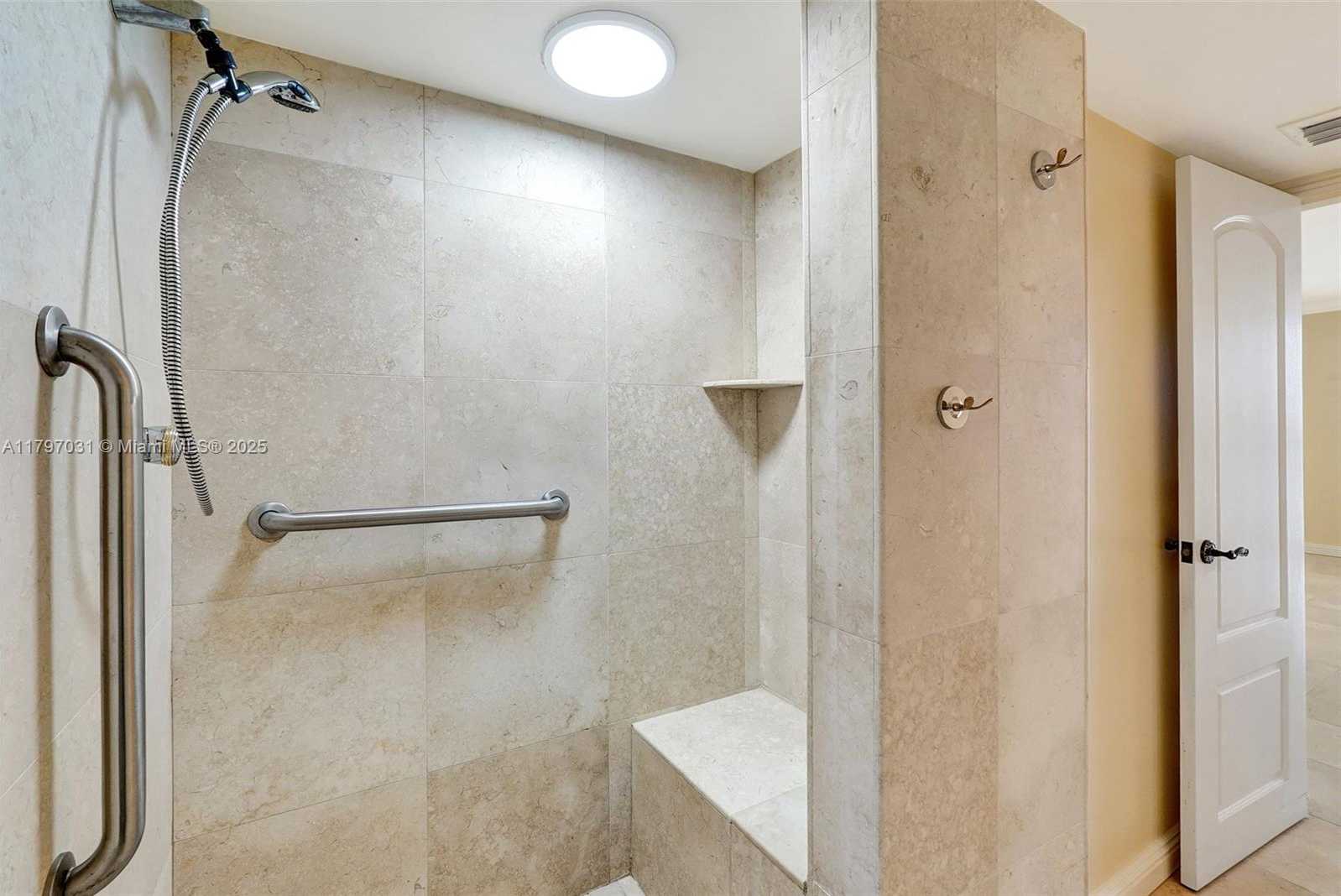 Small Image of 19667 TURNBERRY WAY #16GR, Aventura Number 66