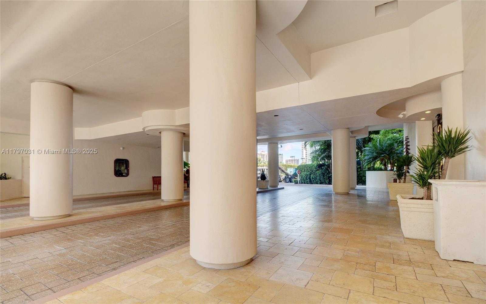 Small Image of 19667 TURNBERRY WAY #16GR, Aventura Number 75