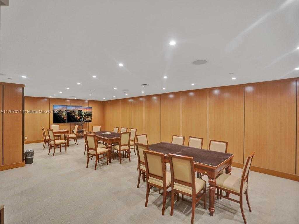 Small Image of 19667 TURNBERRY WAY #16GR, Aventura Number 84