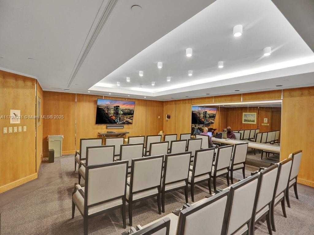 Small Image of 19667 TURNBERRY WAY #16GR, Aventura Number 86