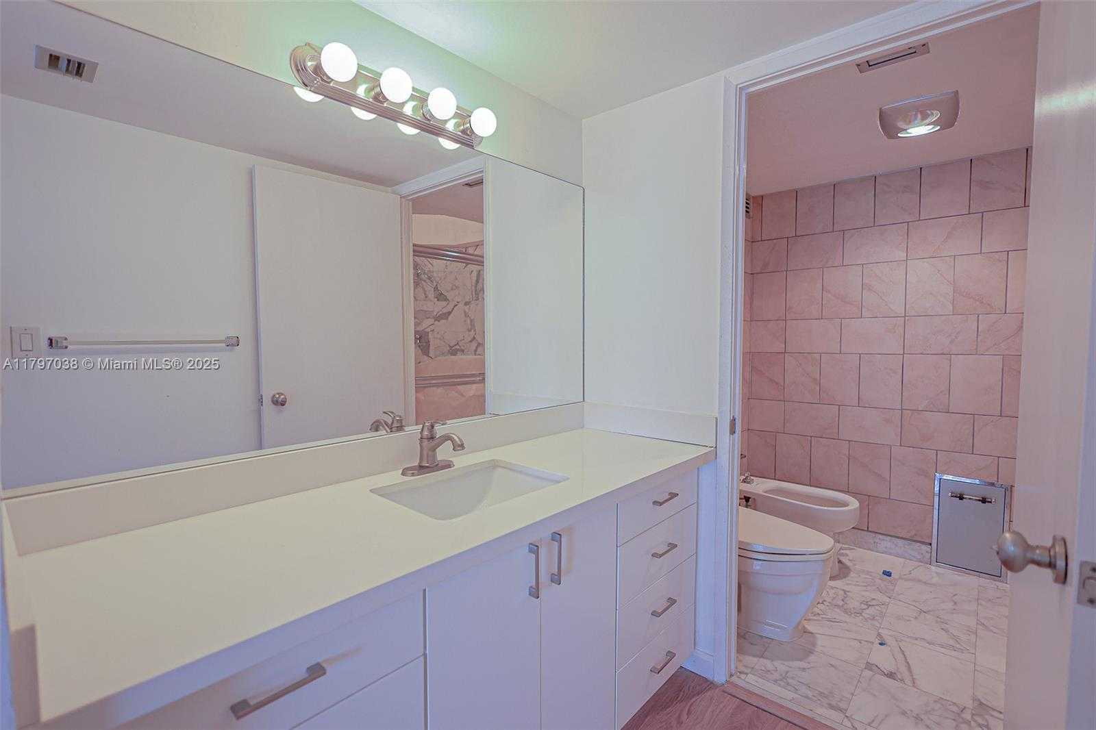 Small Image of 1865 BRICKELL AVE #A514, Miami Number 13