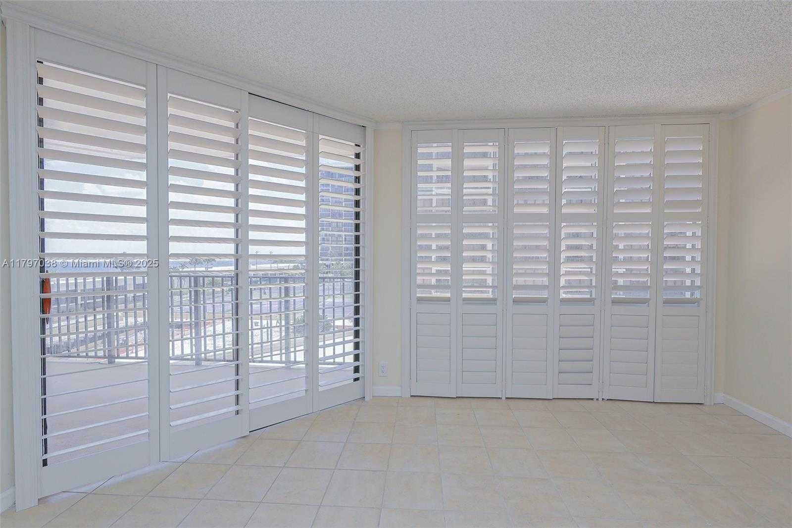 Small Image of 1865 BRICKELL AVE #A514, Miami Number 2