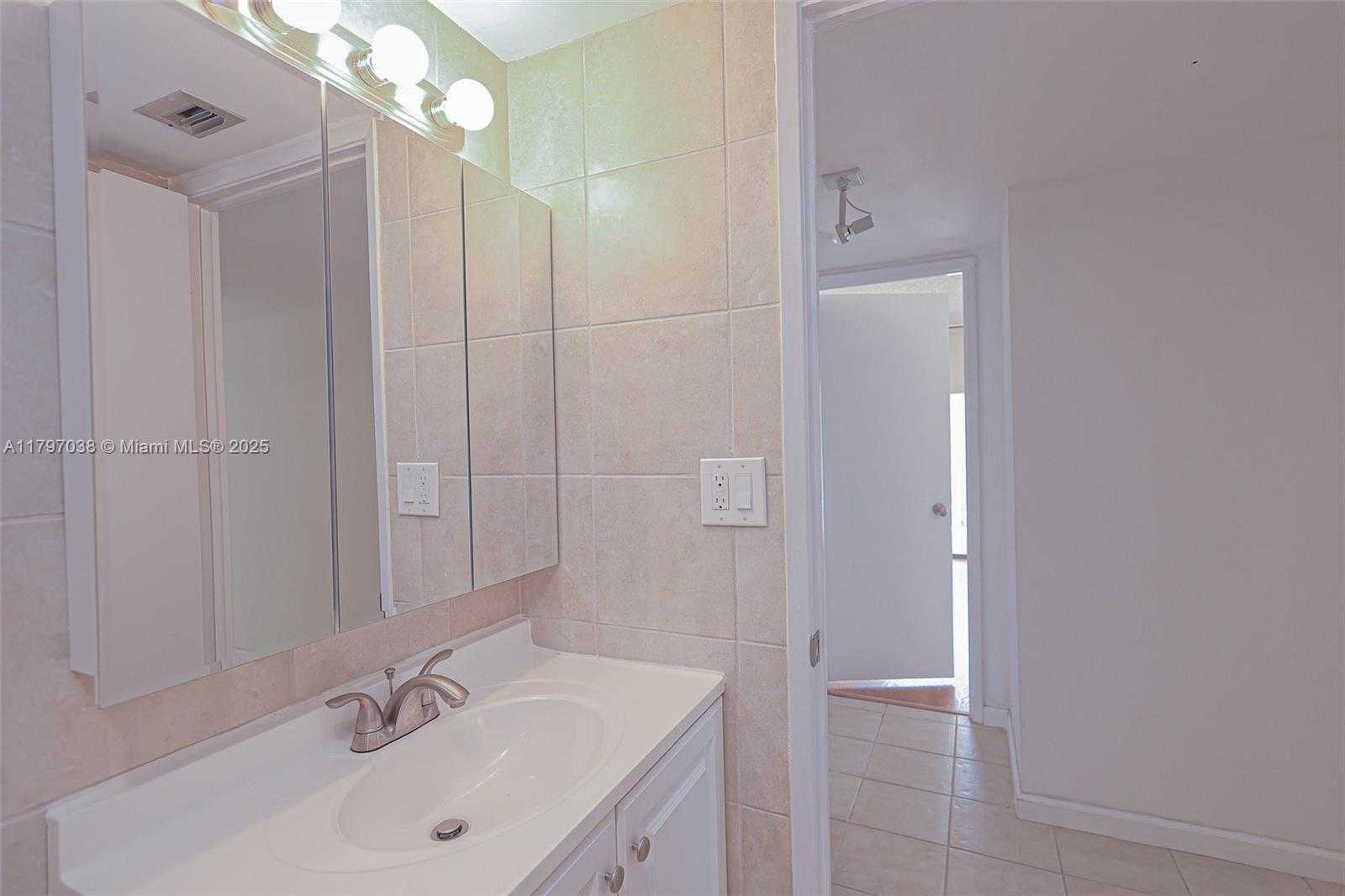 Small Image of 1865 BRICKELL AVE #A514, Miami Number 8