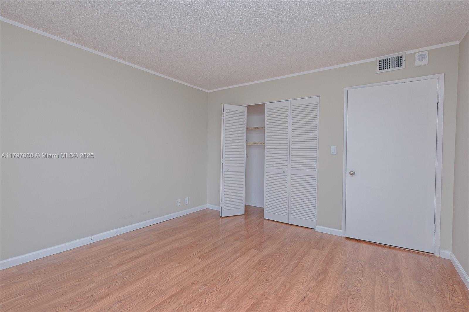 Small Image of 1865 BRICKELL AVE #A514, Miami Number 9