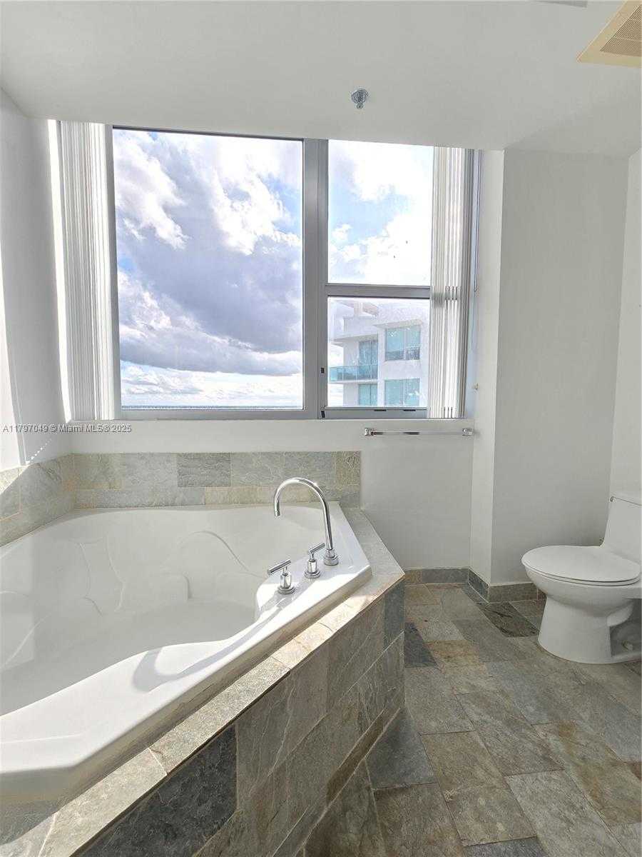 Small Image of 2641 NORTH FLAMINGO RD #2601N, Sunrise Number 17