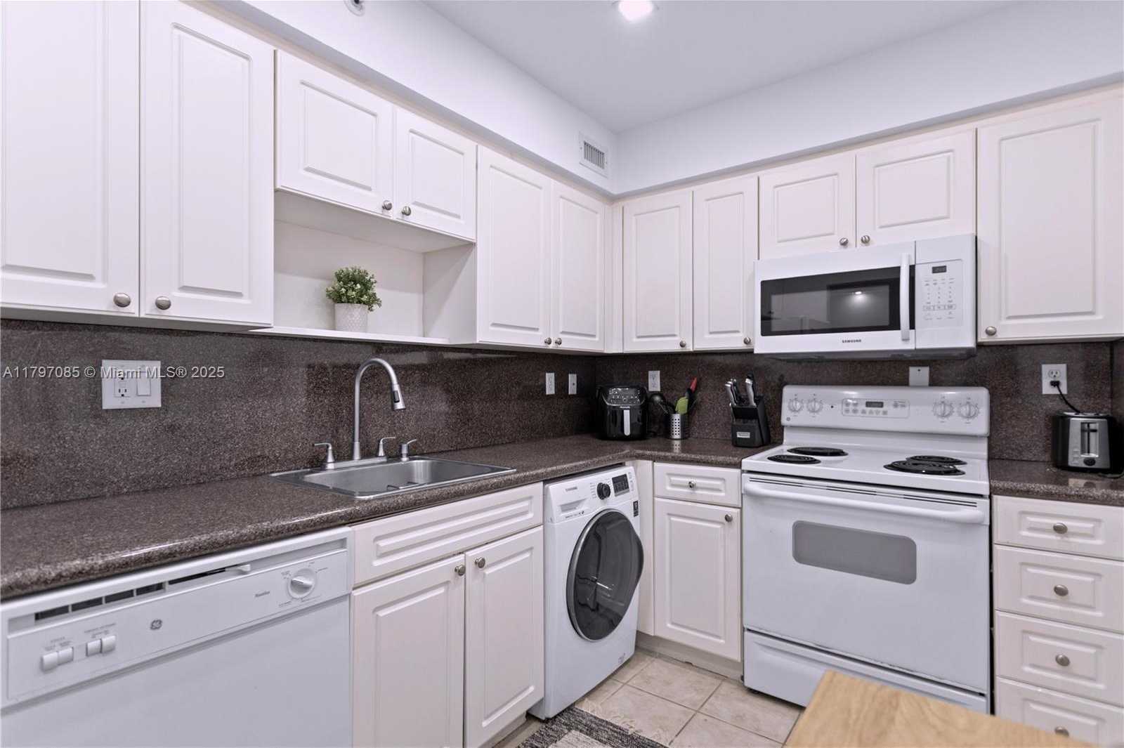 Small Image of 2501 SOUTH OCEAN DR #1614, Hollywood Number 11