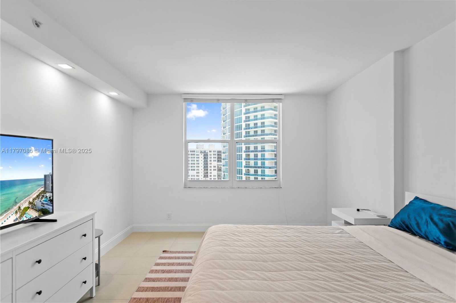 Small Image of 2501 SOUTH OCEAN DR #1614, Hollywood Number 14