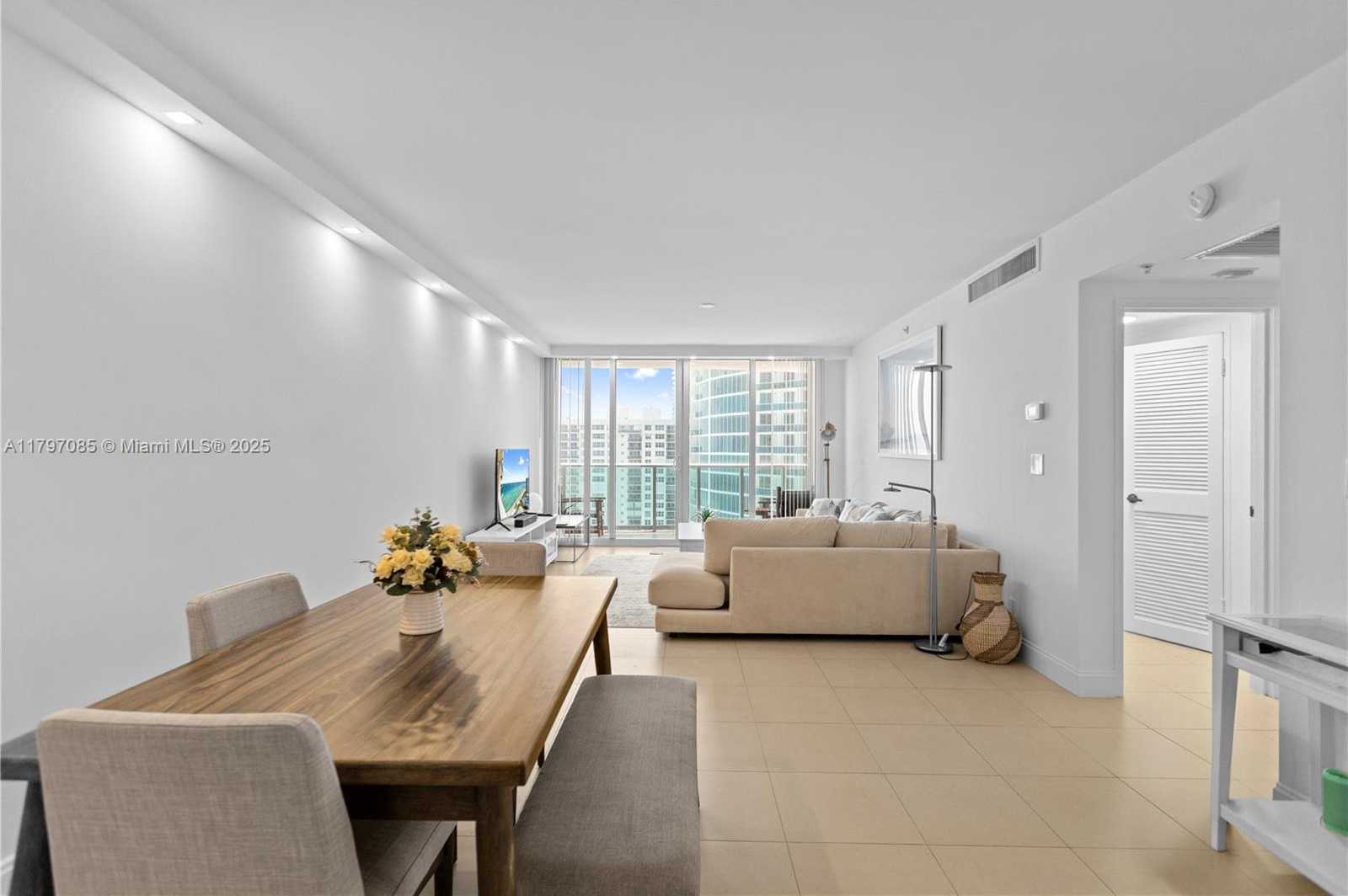 Small Image of 2501 SOUTH OCEAN DR #1614, Hollywood Number 8
