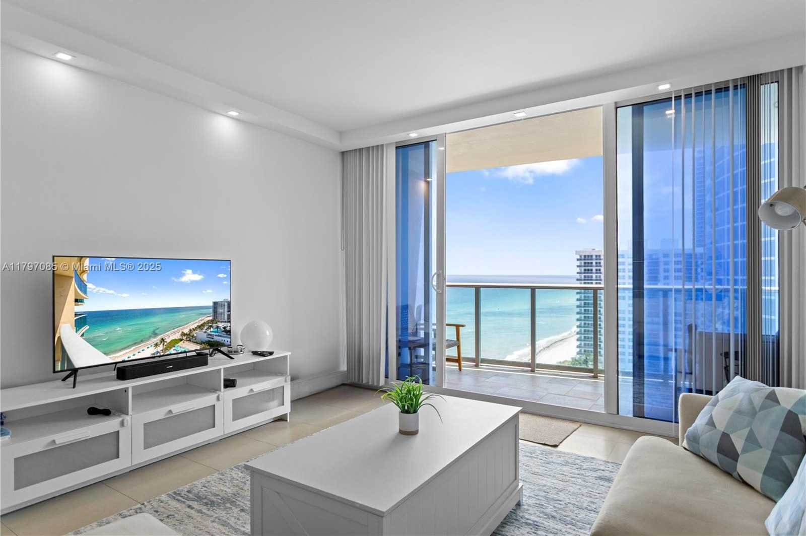 Small Image of 2501 SOUTH OCEAN DR #1614, Hollywood Number 9