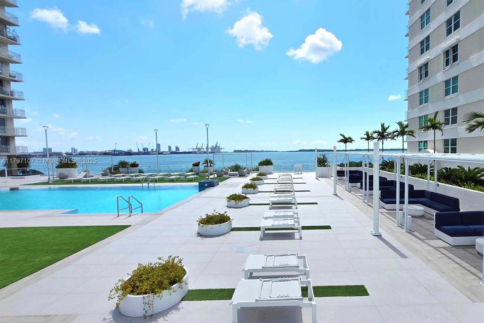 Small Image of 770 CLAUGHTON ISLAND DR #PH-26, Miami Number 14