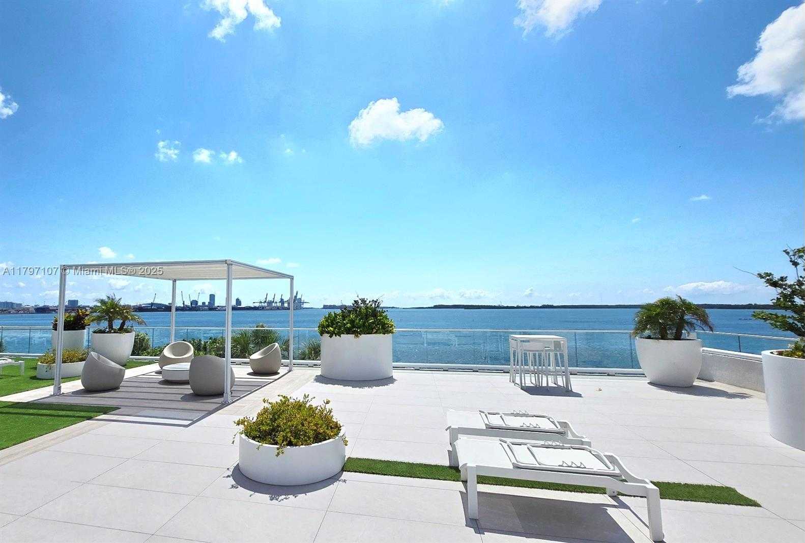 Small Image of 770 CLAUGHTON ISLAND DR #PH-26, Miami Number 19
