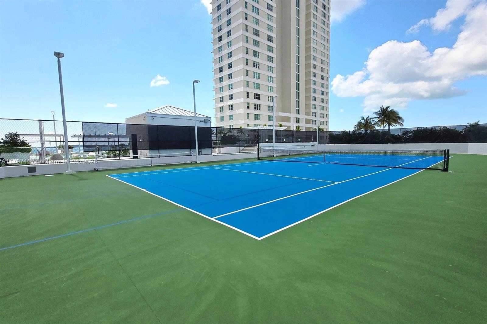 Small Image of 770 CLAUGHTON ISLAND DR #PH-26, Miami Number 24