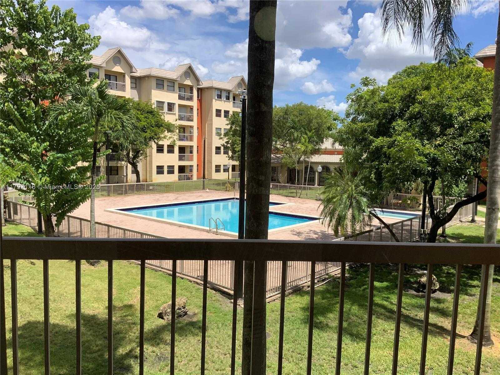 Small Image of 8180 GENEVA CT #224, Doral Number 12