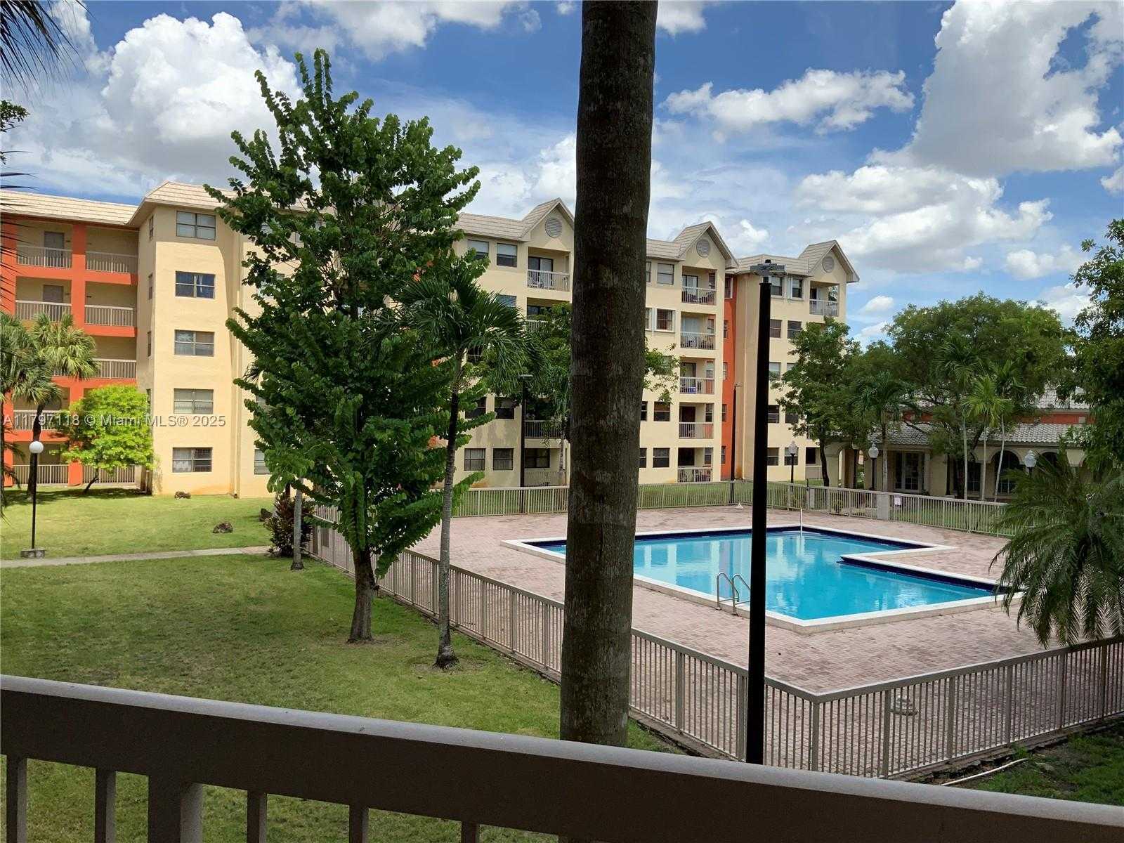 Small Image of 8180 GENEVA CT #224, Doral Number 13