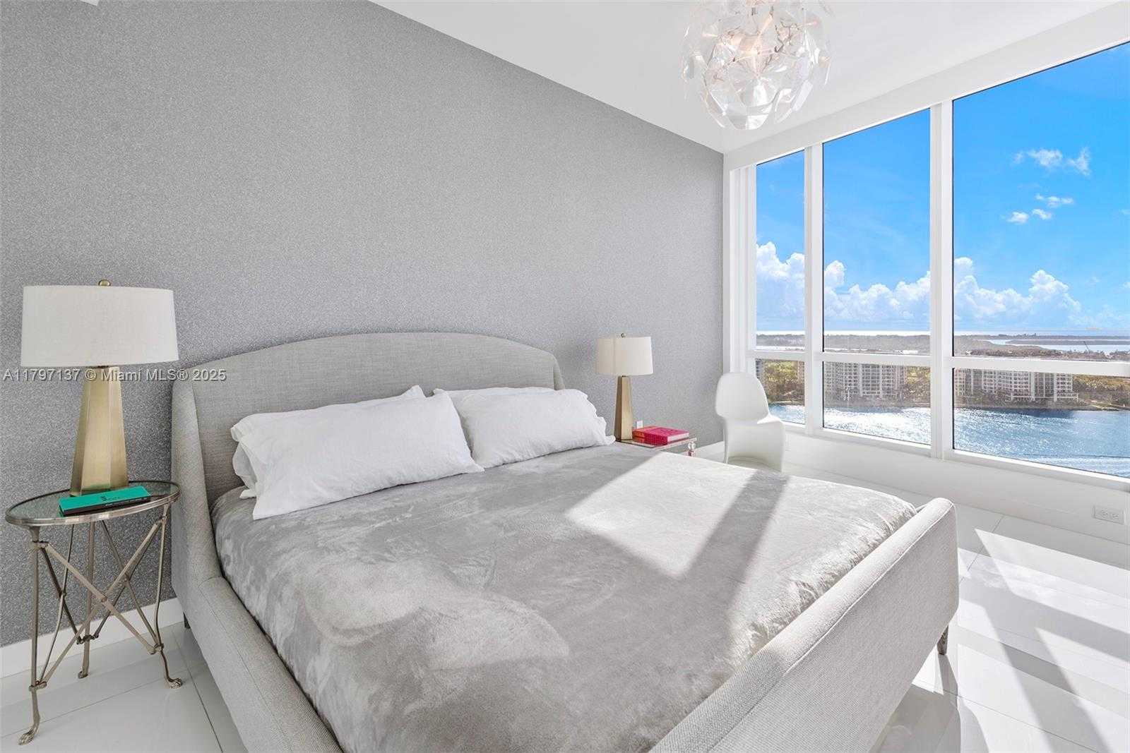 Small Image of 100 SOUTH POINTE DR #2101/02/03, Miami Beach Number 23