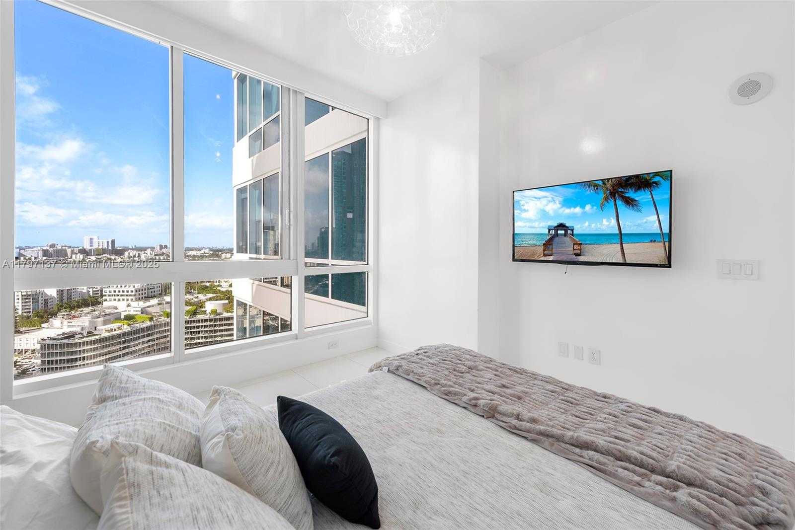 Small Image of 100 SOUTH POINTE DR #2101/02/03, Miami Beach Number 31